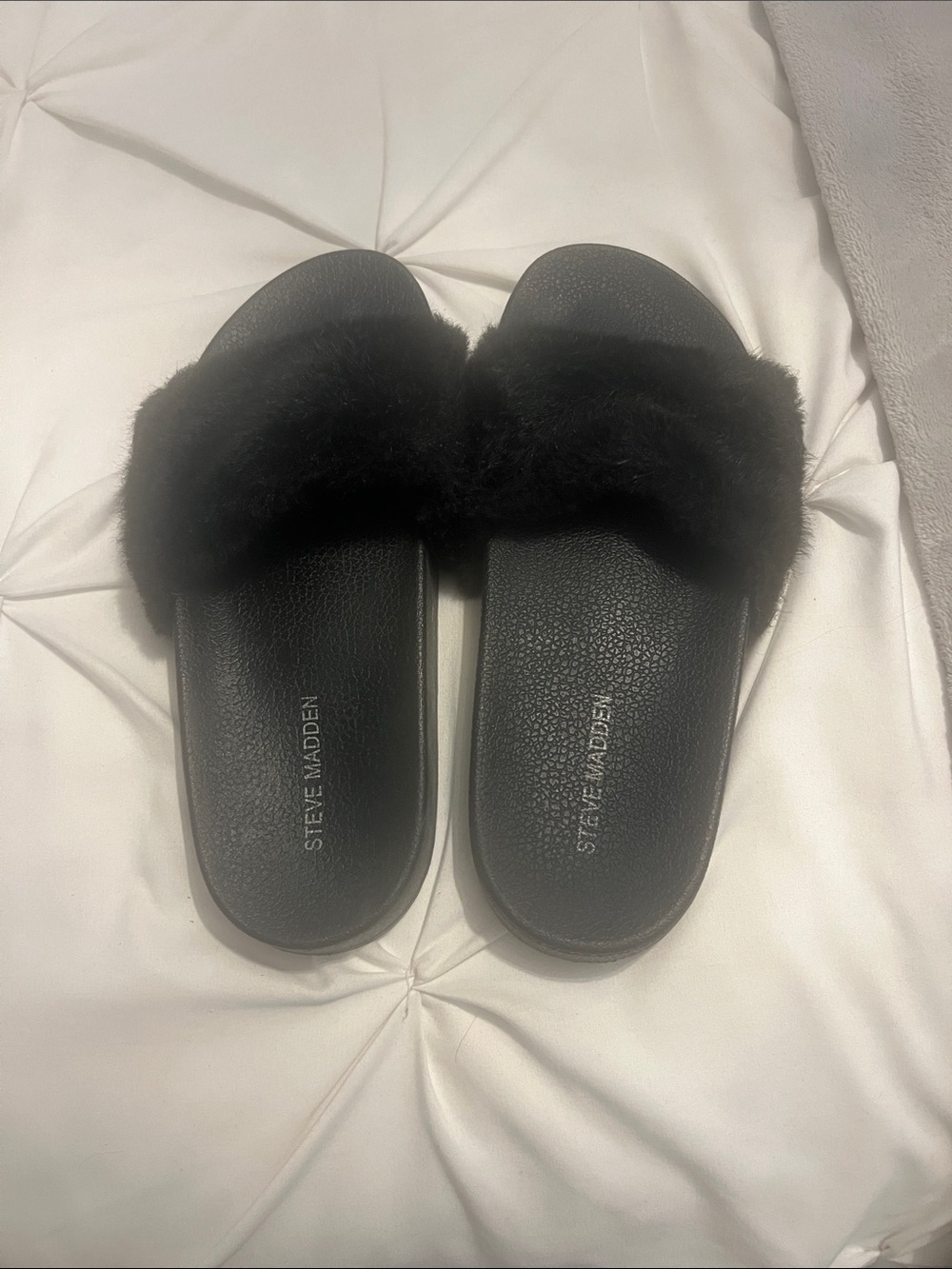 Steve Madden Black Faux Fur Slide Slippers